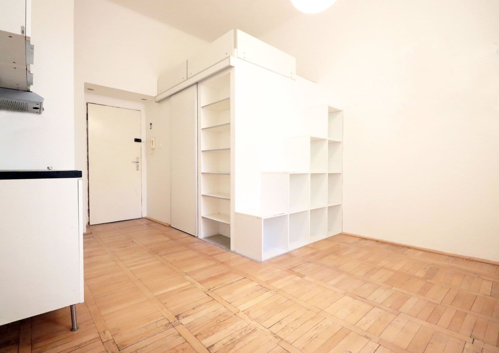 Prenájom bytu 1-izbový 20 m², Holečkova, Praha, Praha Prenájom bytu 1-izbový 20 m², Holečkova, Praha, Praha