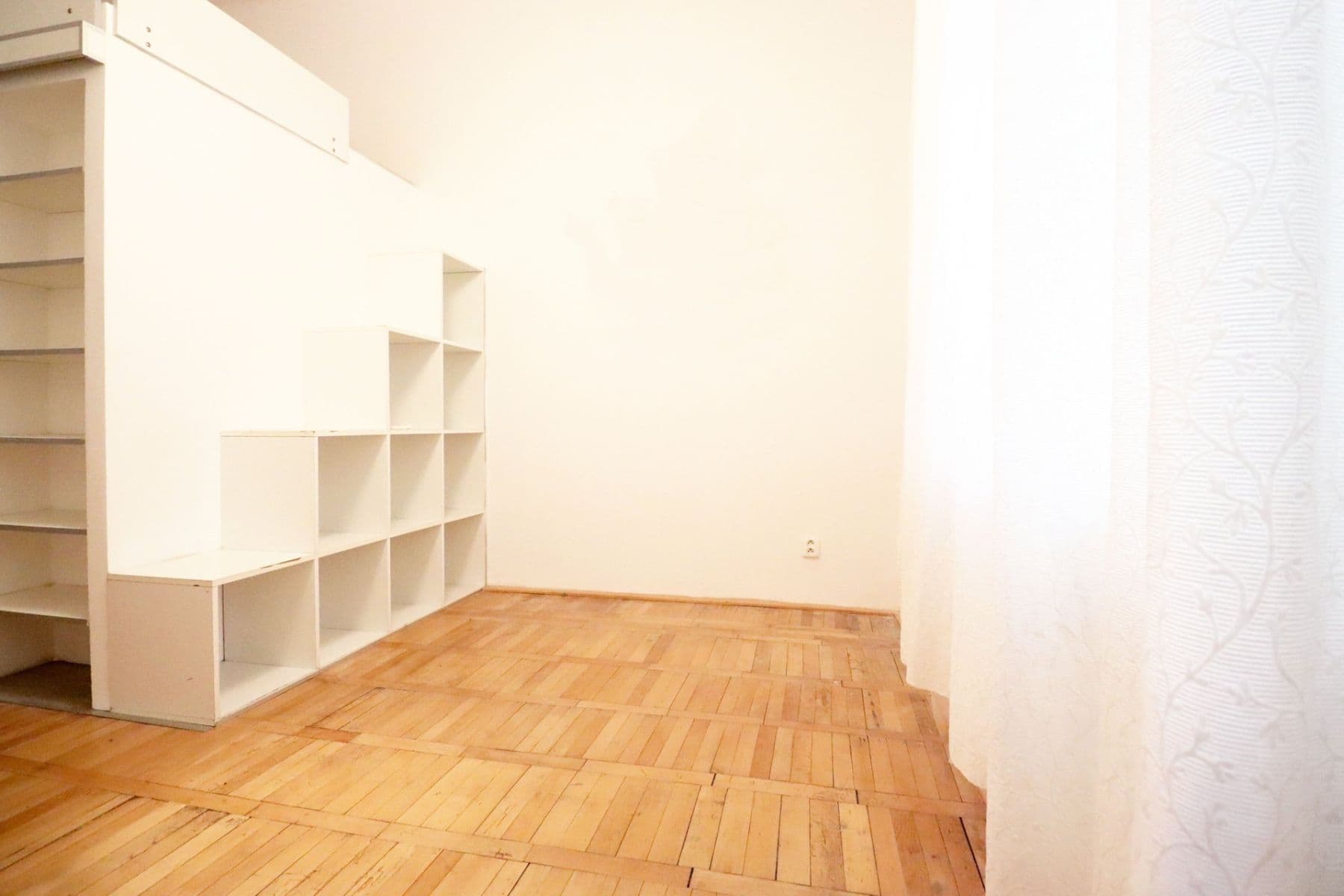 Prenájom bytu 1-izbový 20 m², Holečkova, Praha, Praha Prenájom bytu 1-izbový 20 m², Holečkova, Praha, Praha