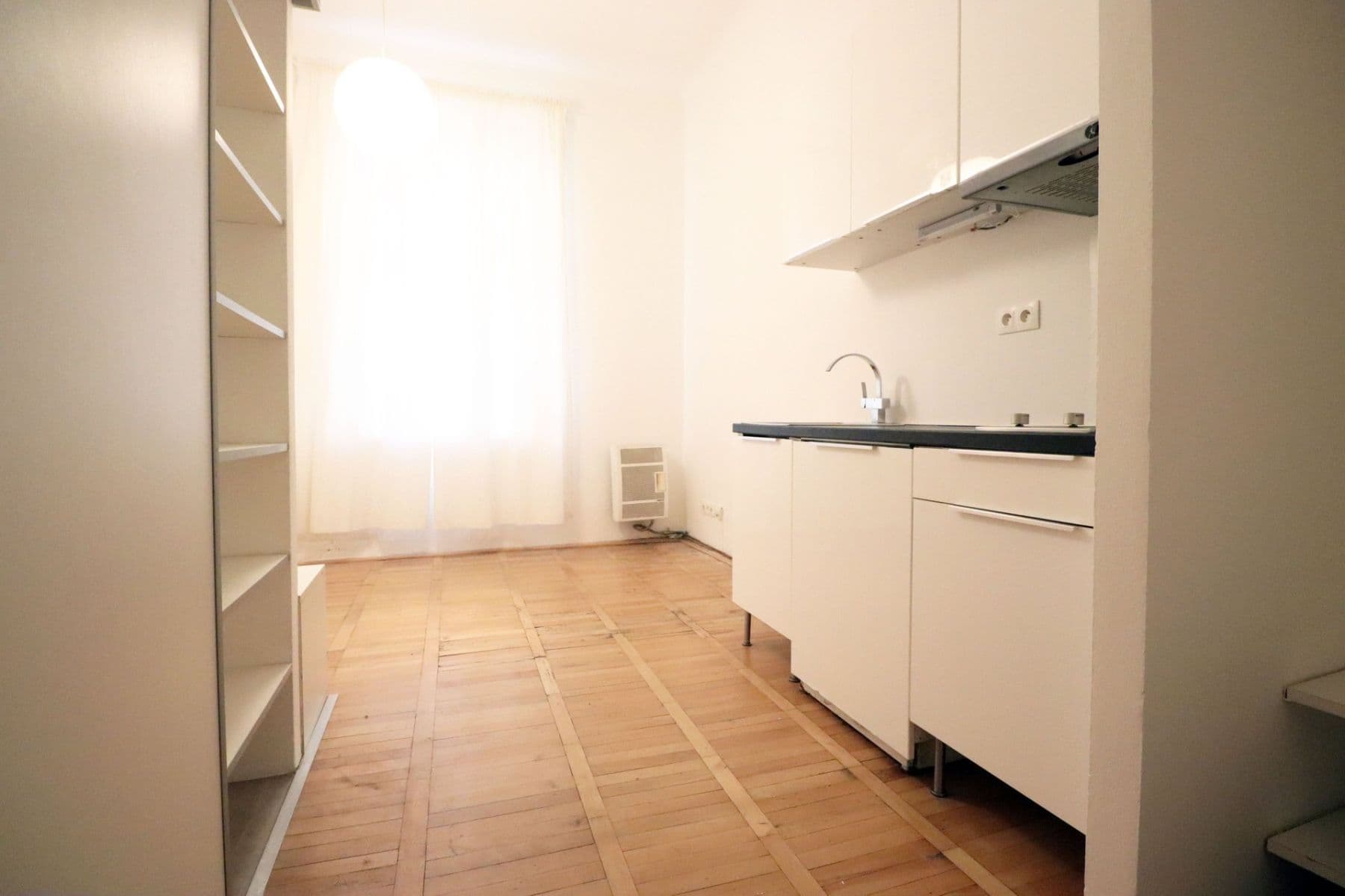 Prenájom bytu 1-izbový 20 m², Holečkova, Praha, Praha Prenájom bytu 1-izbový 20 m², Holečkova, Praha, Praha