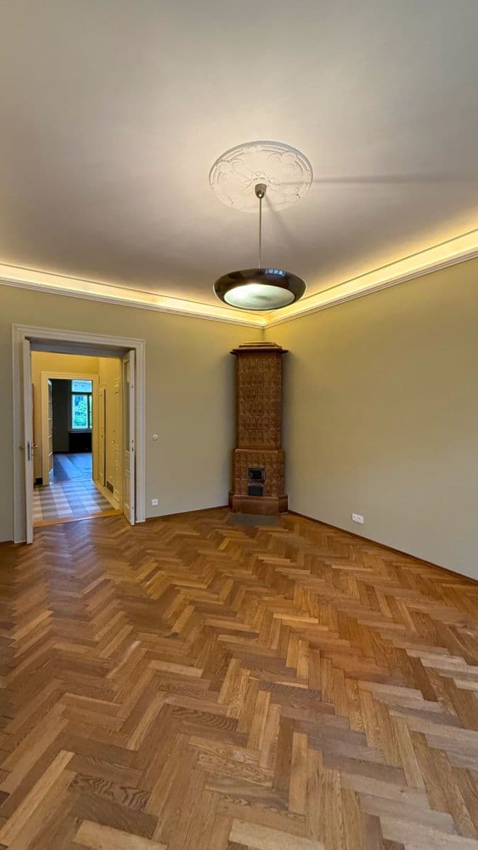 Prenájom bytu 3-izbový 90 m², Krkonošská, Praha, Praha Prenájom bytu 3-izbový 90 m², Krkonošská, Praha, Praha