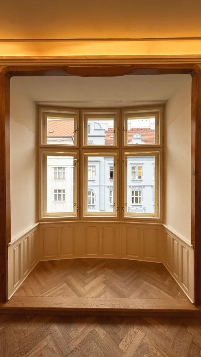 Prenájom bytu 3-izbový 90 m², Krkonošská, Praha, Praha Prenájom bytu 3-izbový 90 m², Krkonošská, Praha, Praha