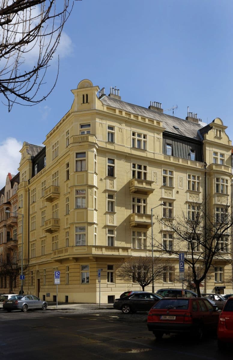 Prenájom bytu 3-izbový 90 m², Krkonošská, Praha, Praha Prenájom bytu 3-izbový 90 m², Krkonošská, Praha, Praha