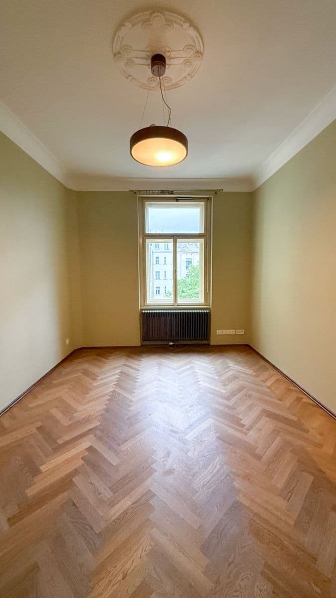 Prenájom bytu 3-izbový 90 m², Krkonošská, Praha, Praha Prenájom bytu 3-izbový 90 m², Krkonošská, Praha, Praha