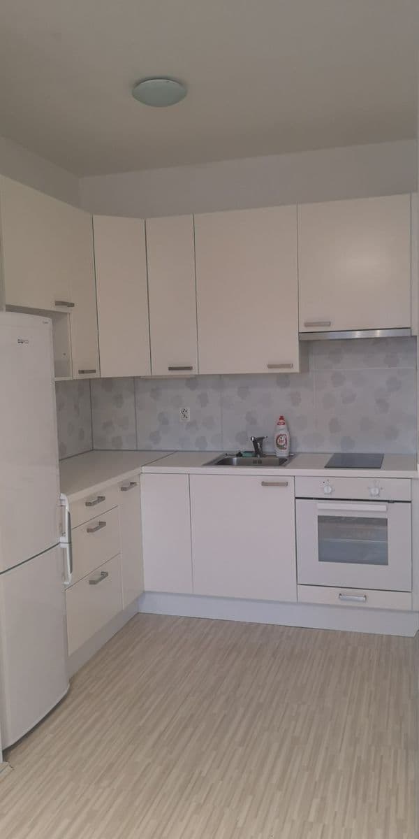 Predaj bytu 1-izbový 40 m², Nejedlého, Dúbravka, Bratislavský kraj Predaj bytu 1-izbový 40 m², Nejedlého, Dúbravka, Bratislavský kraj