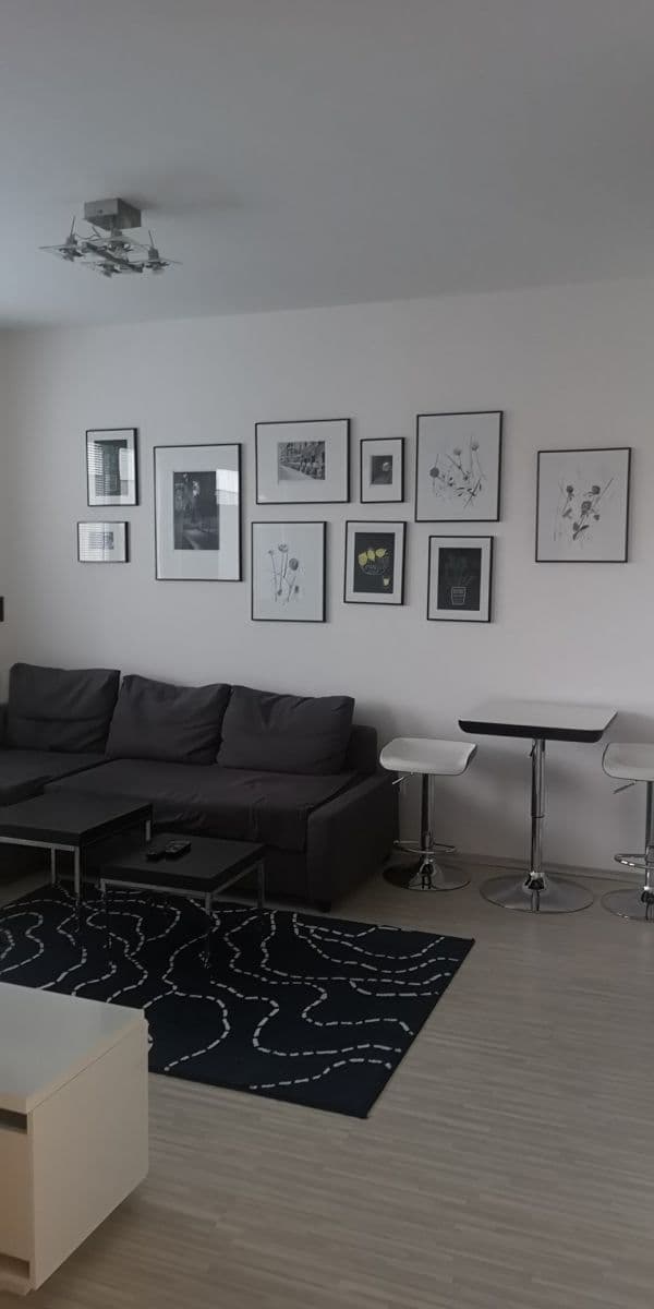 Predaj bytu 1-izbový 40 m², Nejedlého, Dúbravka, Bratislavský kraj Predaj bytu 1-izbový 40 m², Nejedlého, Dúbravka, Bratislavský kraj
