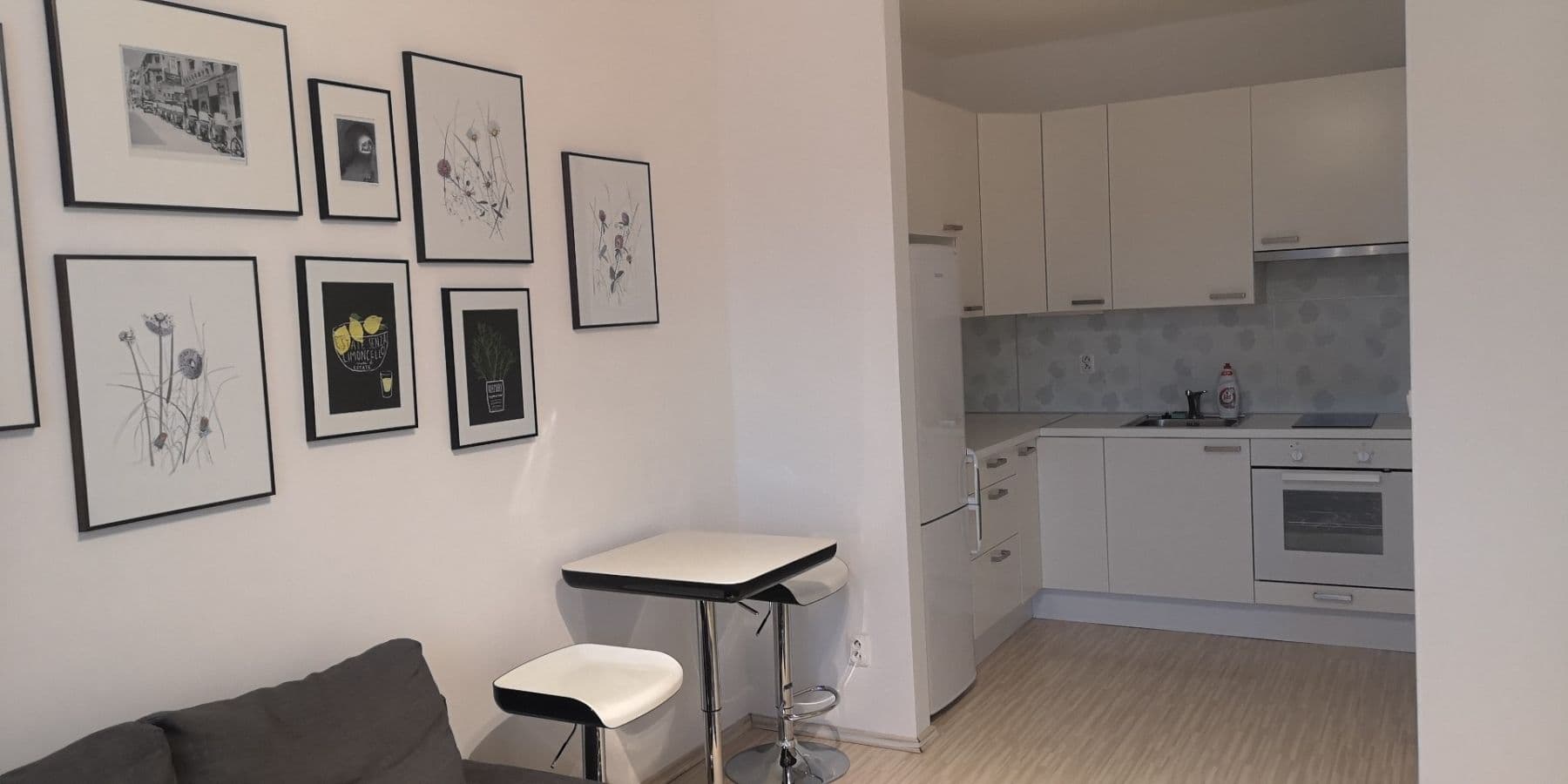 Predaj bytu 1-izbový 40 m², Nejedlého, Dúbravka, Bratislavský kraj Predaj bytu 1-izbový 40 m², Nejedlého, Dúbravka, Bratislavský kraj