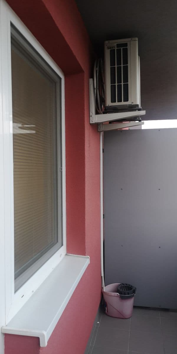 Predaj bytu 1-izbový 40 m², Nejedlého, Dúbravka, Bratislavský kraj Predaj bytu 1-izbový 40 m², Nejedlého, Dúbravka, Bratislavský kraj