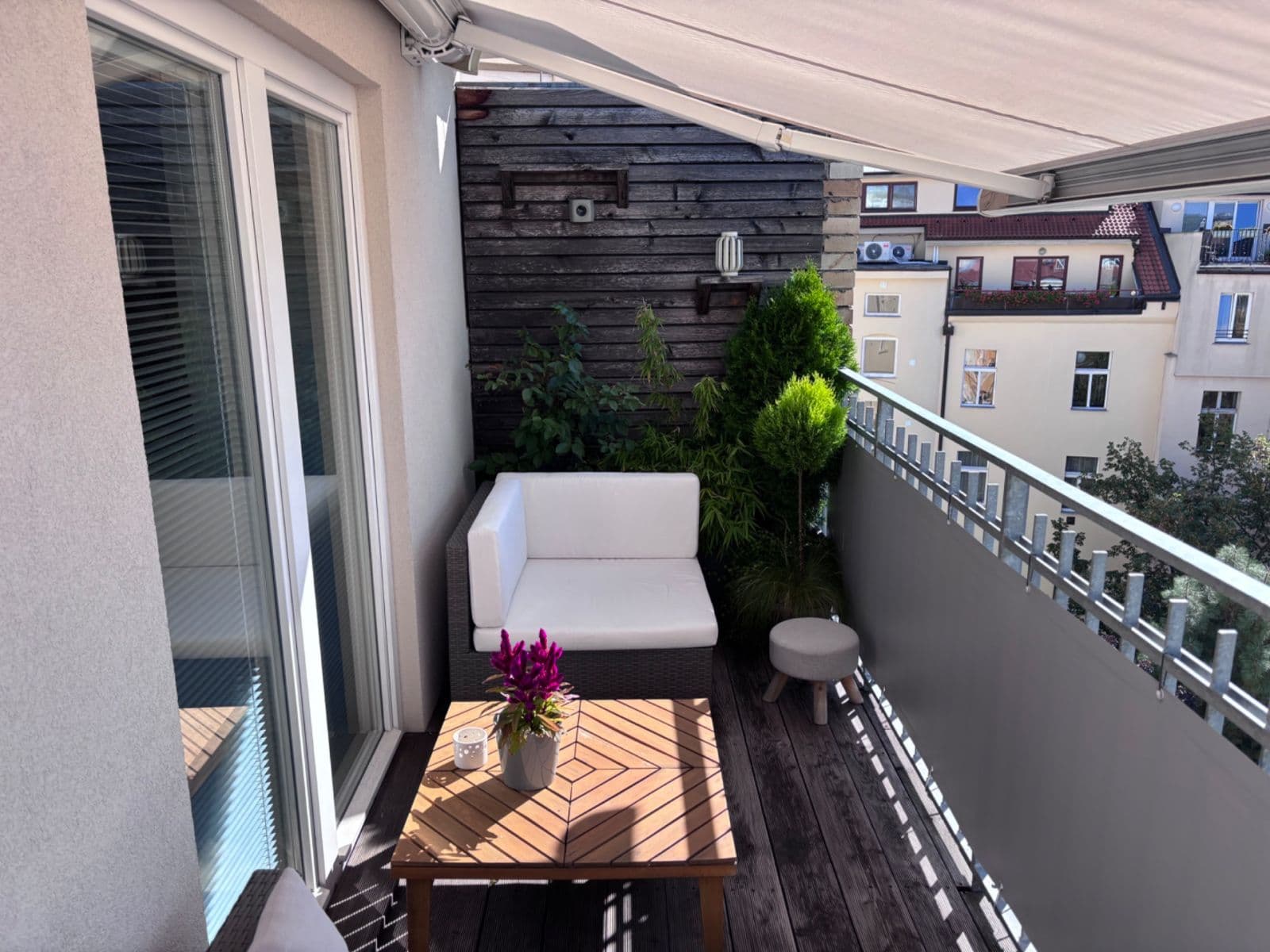 Prenájom bytu 1-izbový 42 m², Moskevská, Praha, Praha Prenájom bytu 1-izbový 42 m², Moskevská, Praha, Praha