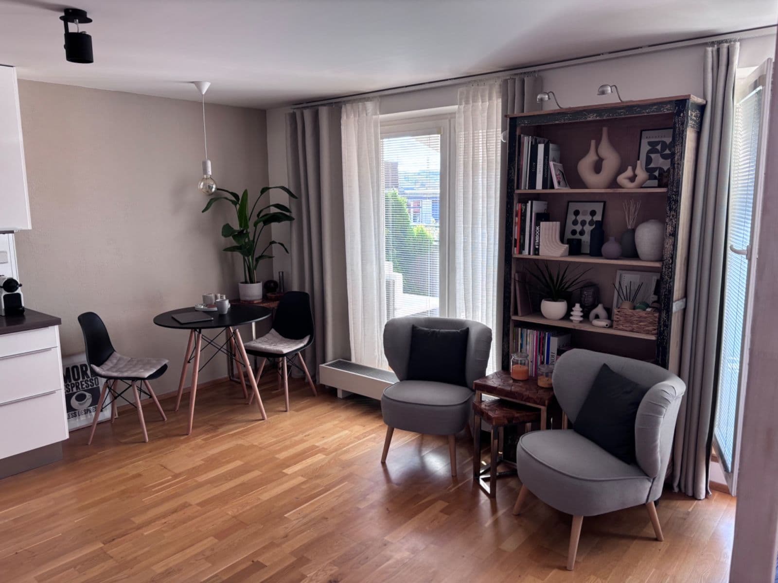 Prenájom bytu 1-izbový 42 m², Moskevská, Praha, Praha Prenájom bytu 1-izbový 42 m², Moskevská, Praha, Praha