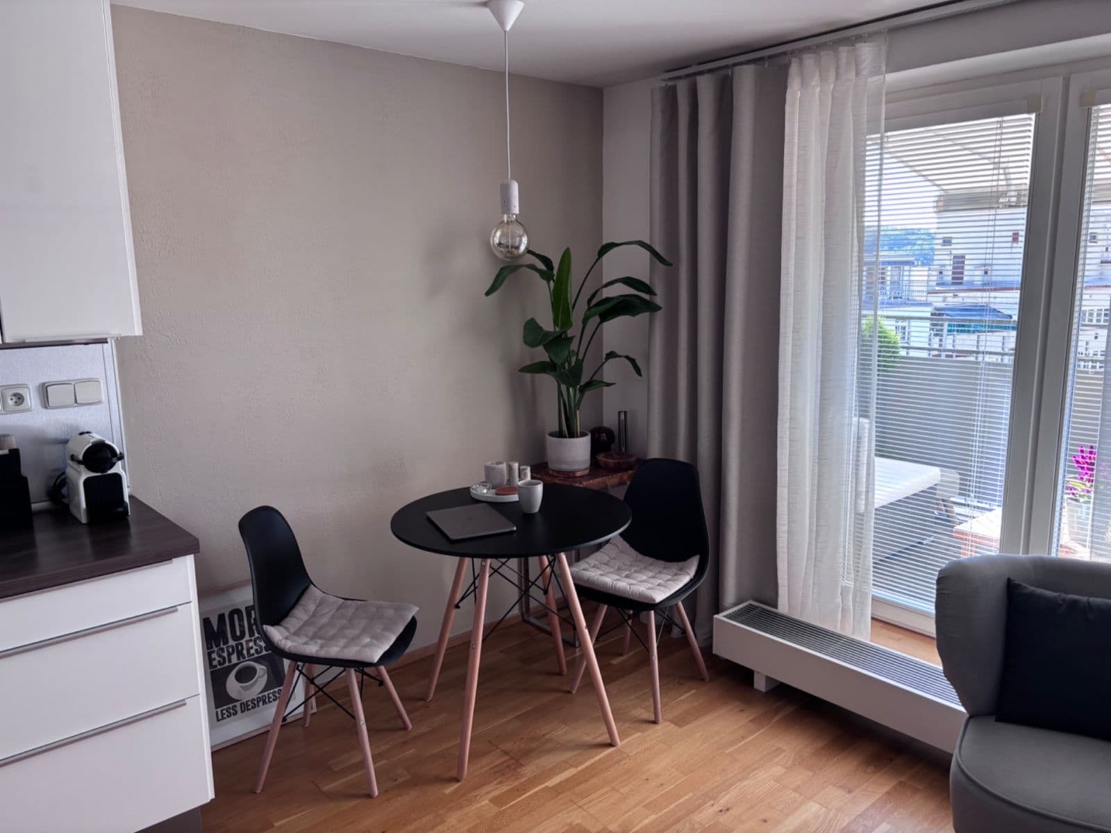 Prenájom bytu 1-izbový 42 m², Moskevská, Praha, Praha Prenájom bytu 1-izbový 42 m², Moskevská, Praha, Praha