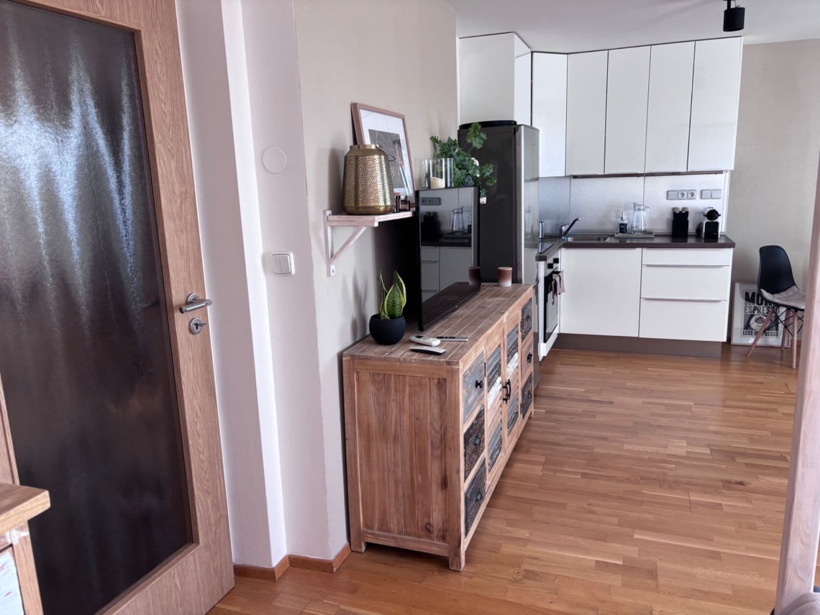 Prenájom bytu 1-izbový 42 m², Moskevská, Praha, Praha Prenájom bytu 1-izbový 42 m², Moskevská, Praha, Praha