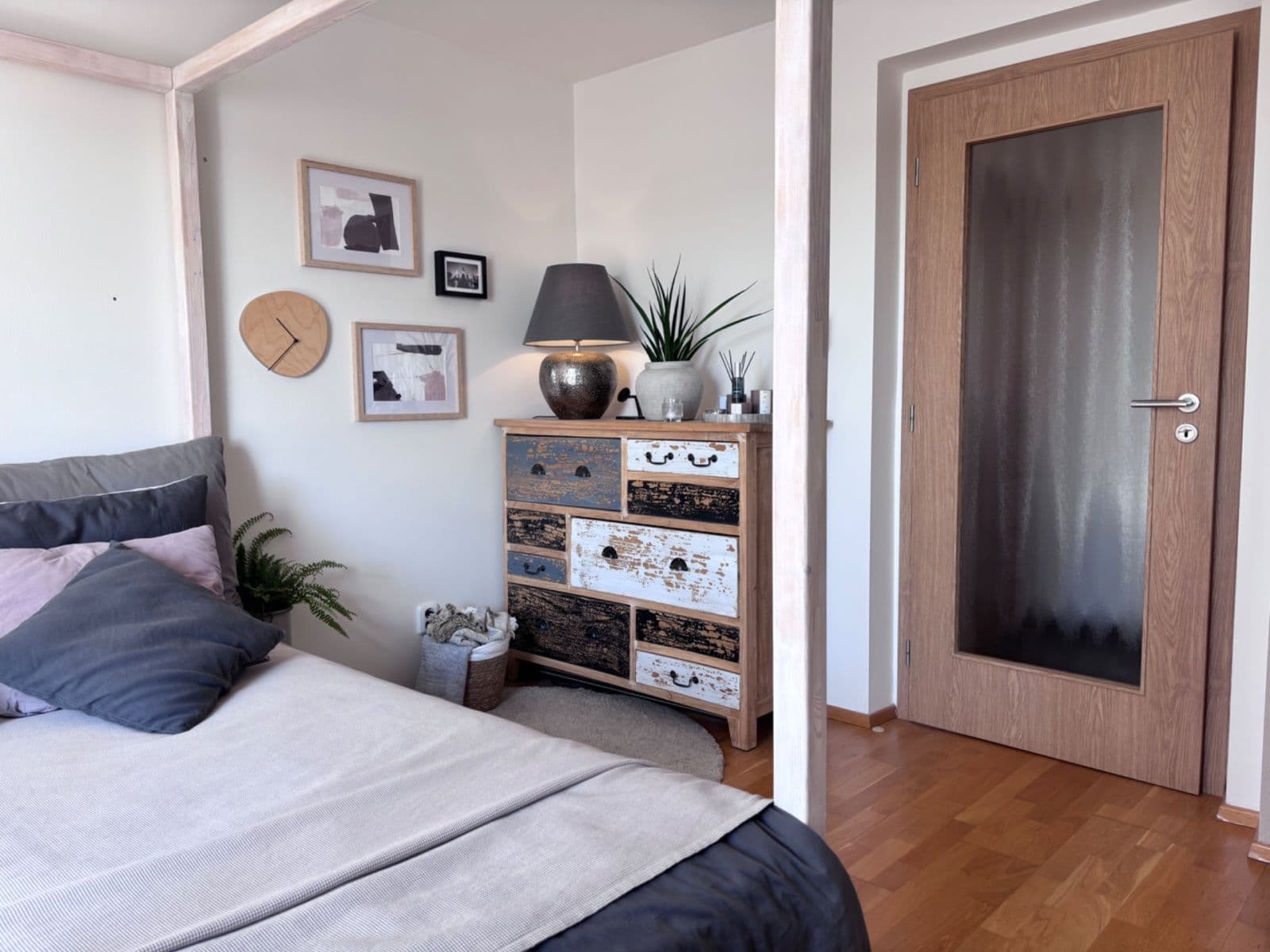 Prenájom bytu 1-izbový 42 m², Moskevská, Praha, Praha Prenájom bytu 1-izbový 42 m², Moskevská, Praha, Praha