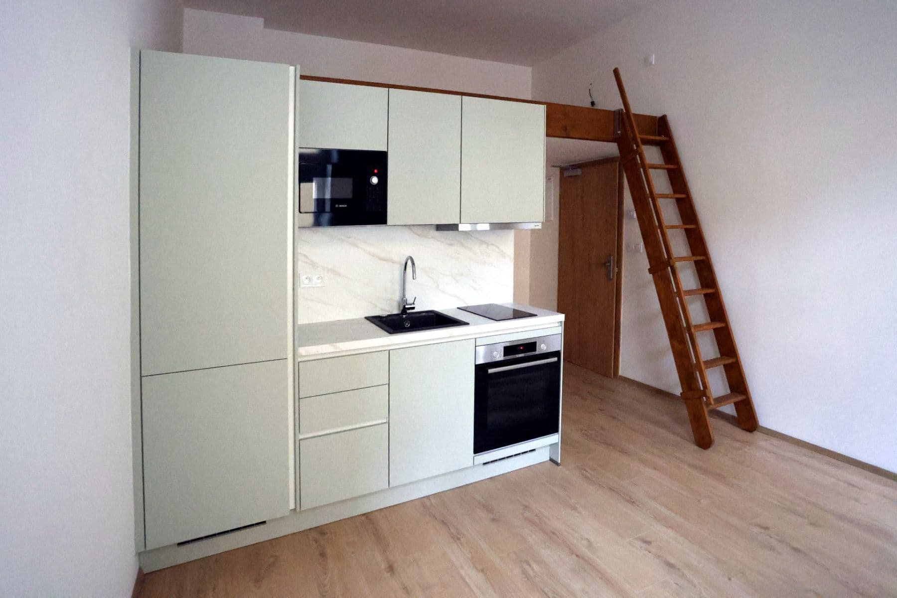 Prenájom bytu 1-izbový 28 m², Sokolská, Praha, Praha Prenájom bytu 1-izbový 28 m², Sokolská, Praha, Praha