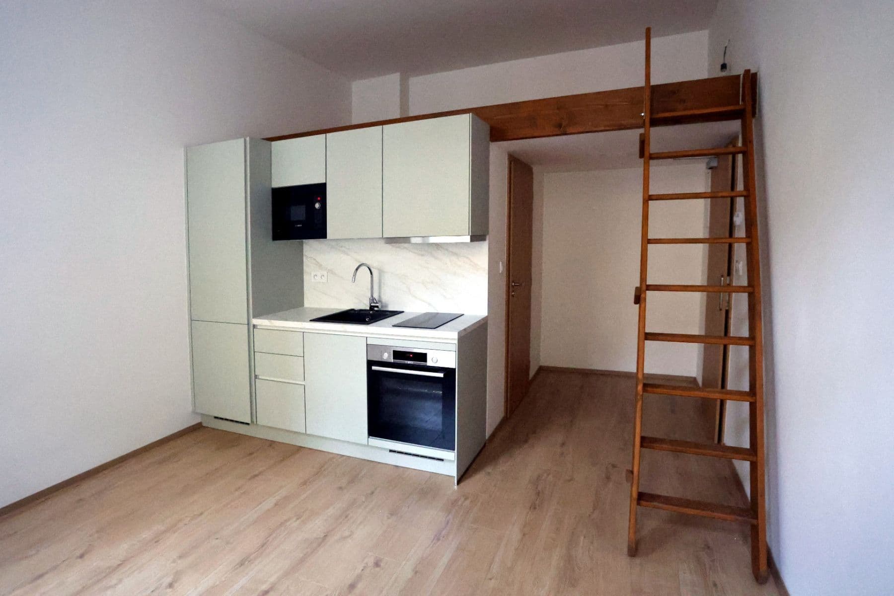 Prenájom bytu 1-izbový 28 m², Sokolská, Praha, Praha Prenájom bytu 1-izbový 28 m², Sokolská, Praha, Praha