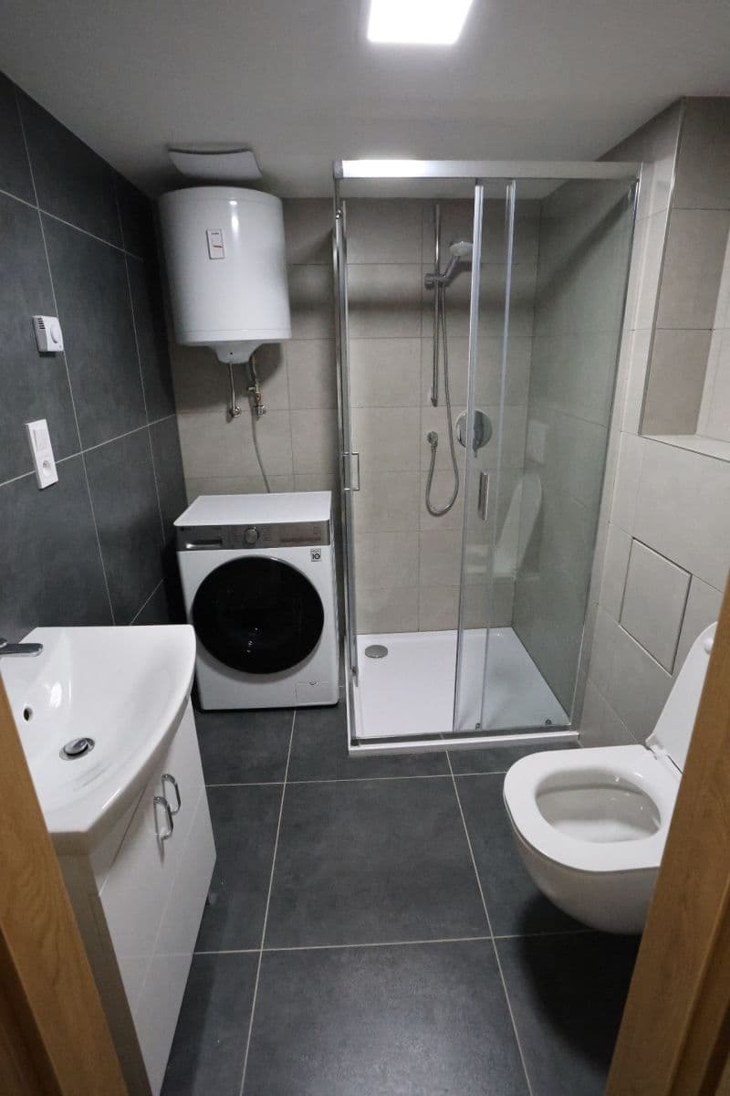 Prenájom bytu 1-izbový 28 m², Sokolská, Praha, Praha Prenájom bytu 1-izbový 28 m², Sokolská, Praha, Praha