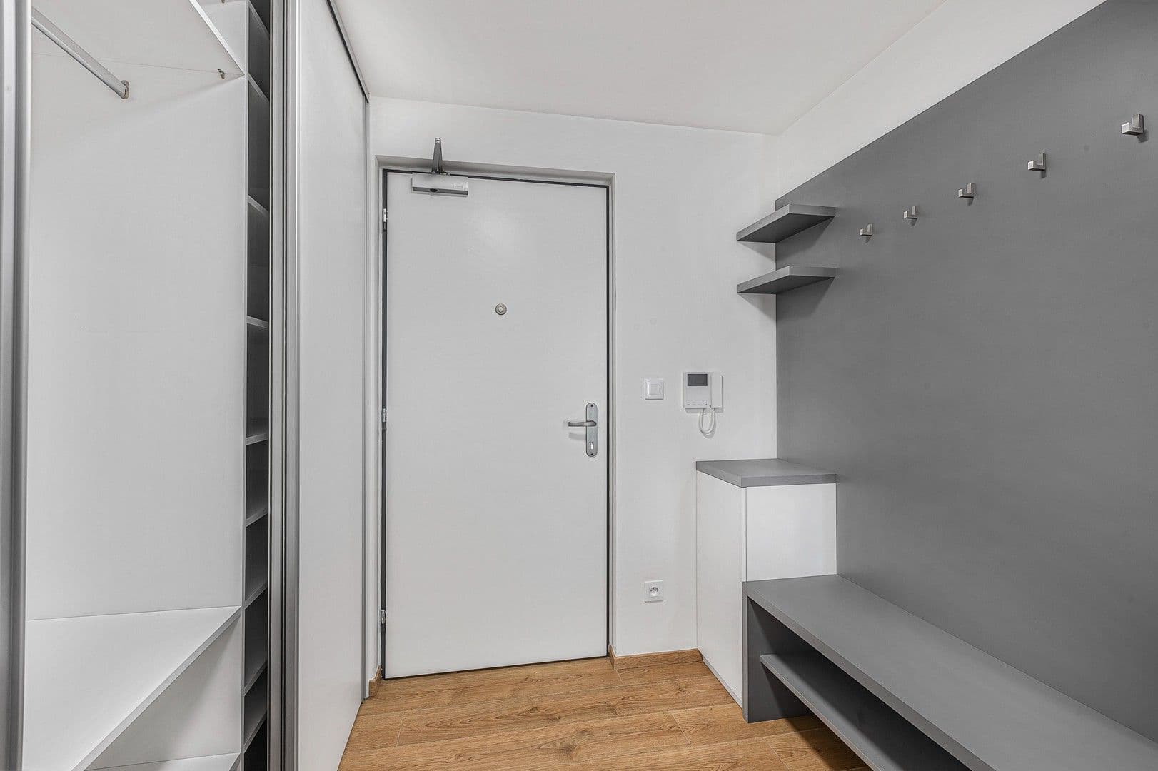 Prenájom bytu 2-izbový 55 m², Zlochova, Praha, Praha Prenájom bytu 2-izbový 55 m², Zlochova, Praha, Praha
