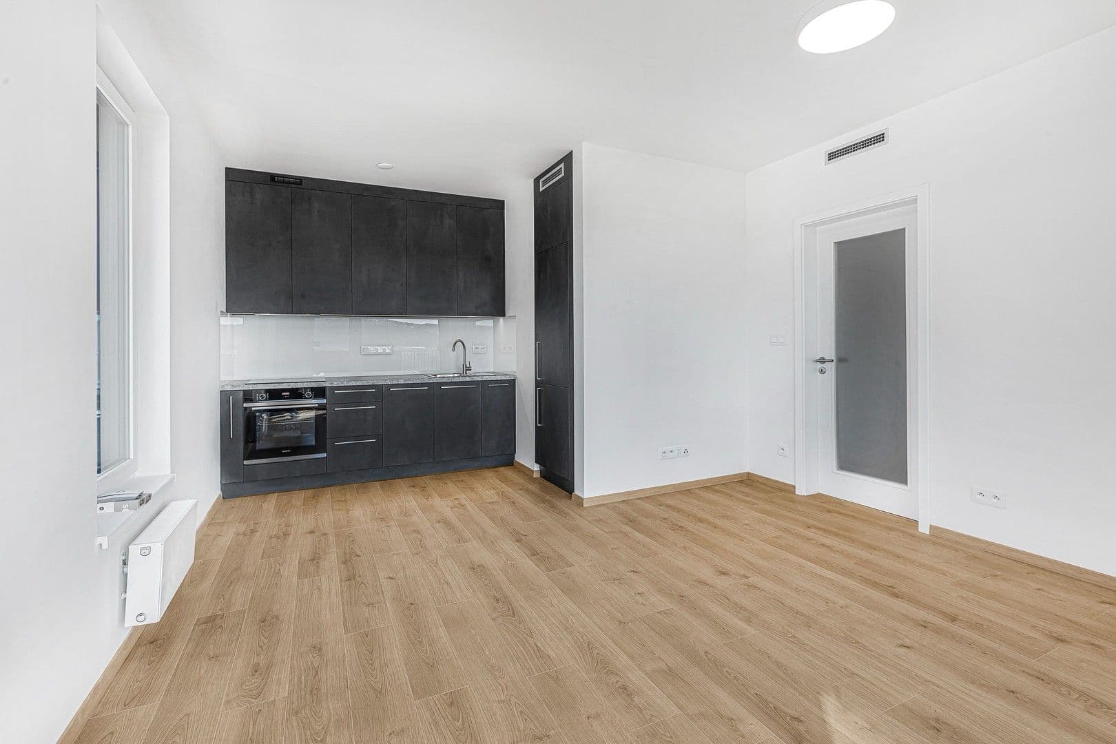 Prenájom bytu 2-izbový 55 m², Zlochova, Praha, Praha Prenájom bytu 2-izbový 55 m², Zlochova, Praha, Praha