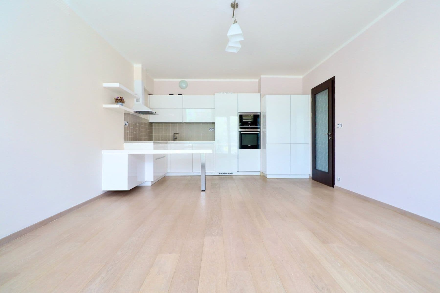 Prenájom bytu 3-izbový 69 m², Chlebovická, Praha, Praha Prenájom bytu 3-izbový 69 m², Chlebovická, Praha, Praha