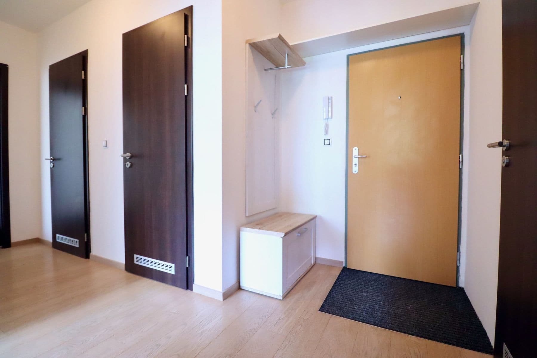Prenájom bytu 3-izbový 69 m², Chlebovická, Praha, Praha Prenájom bytu 3-izbový 69 m², Chlebovická, Praha, Praha