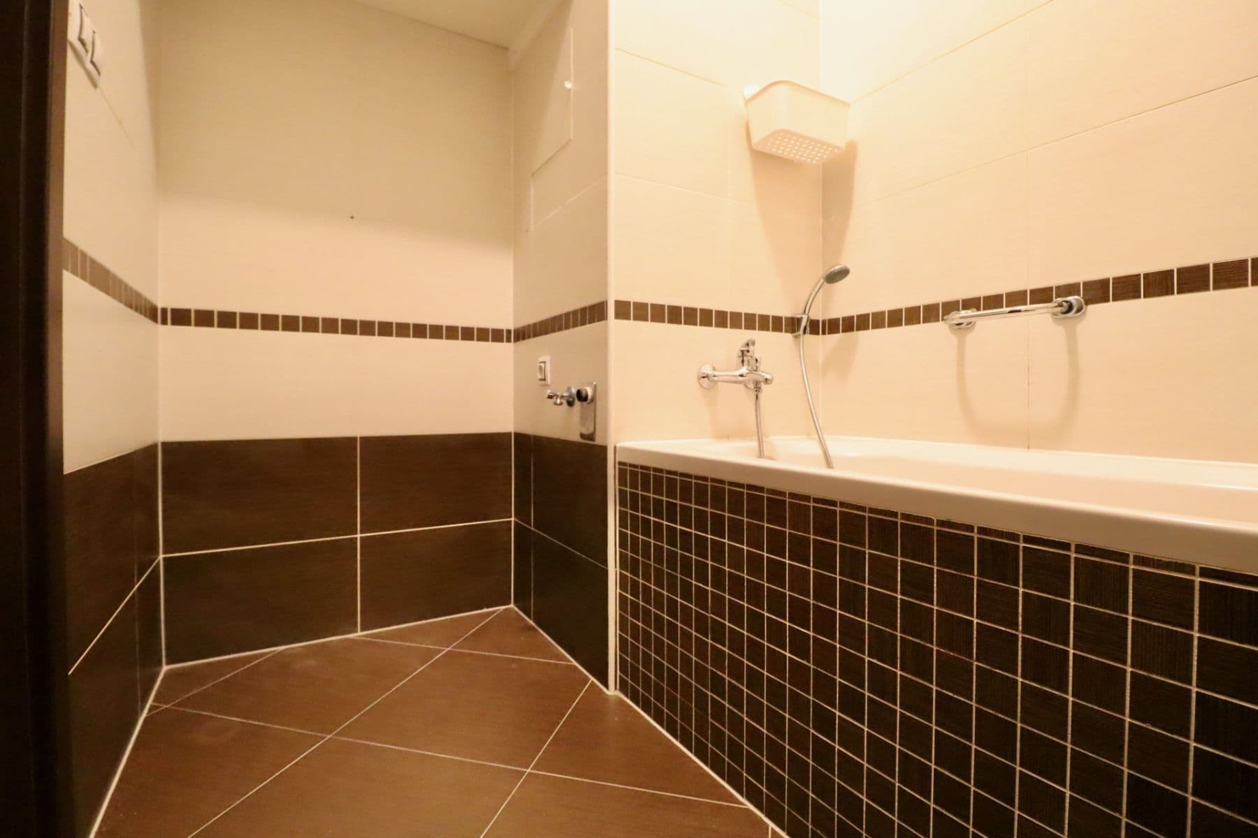 Prenájom bytu 3-izbový 69 m², Chlebovická, Praha, Praha Prenájom bytu 3-izbový 69 m², Chlebovická, Praha, Praha