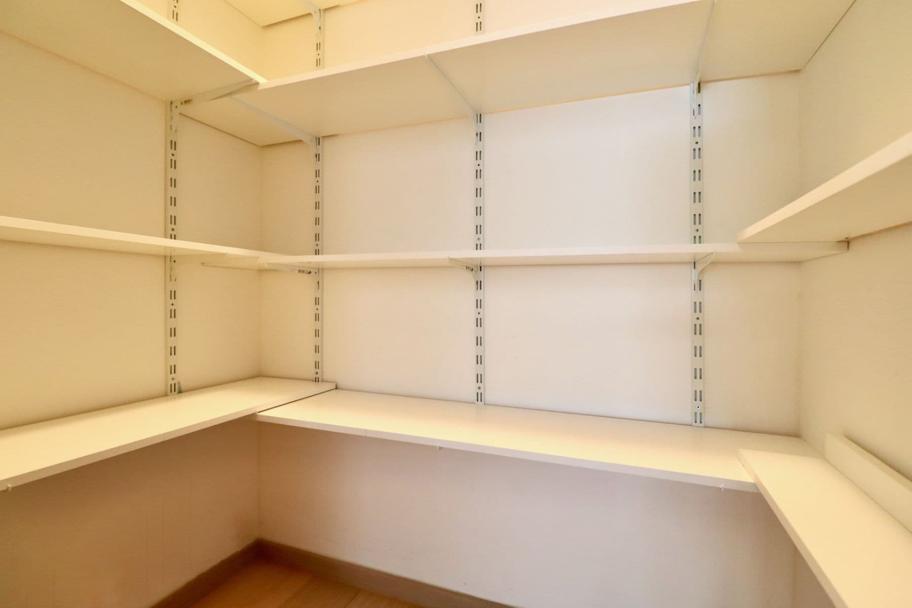 Prenájom bytu 3-izbový 69 m², Chlebovická, Praha, Praha Prenájom bytu 3-izbový 69 m², Chlebovická, Praha, Praha