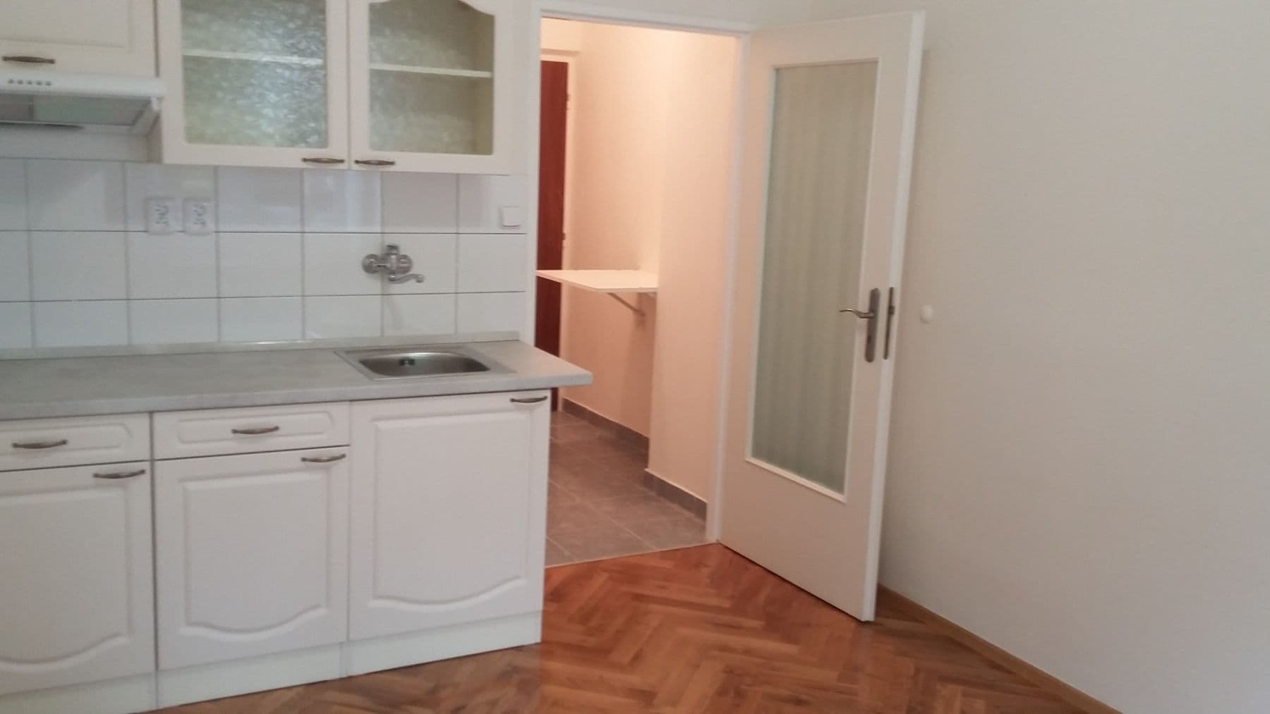 Prenájom bytu 1-izbový 17 m², Bajkalská, Praha, Praha Prenájom bytu 1-izbový 17 m², Bajkalská, Praha, Praha