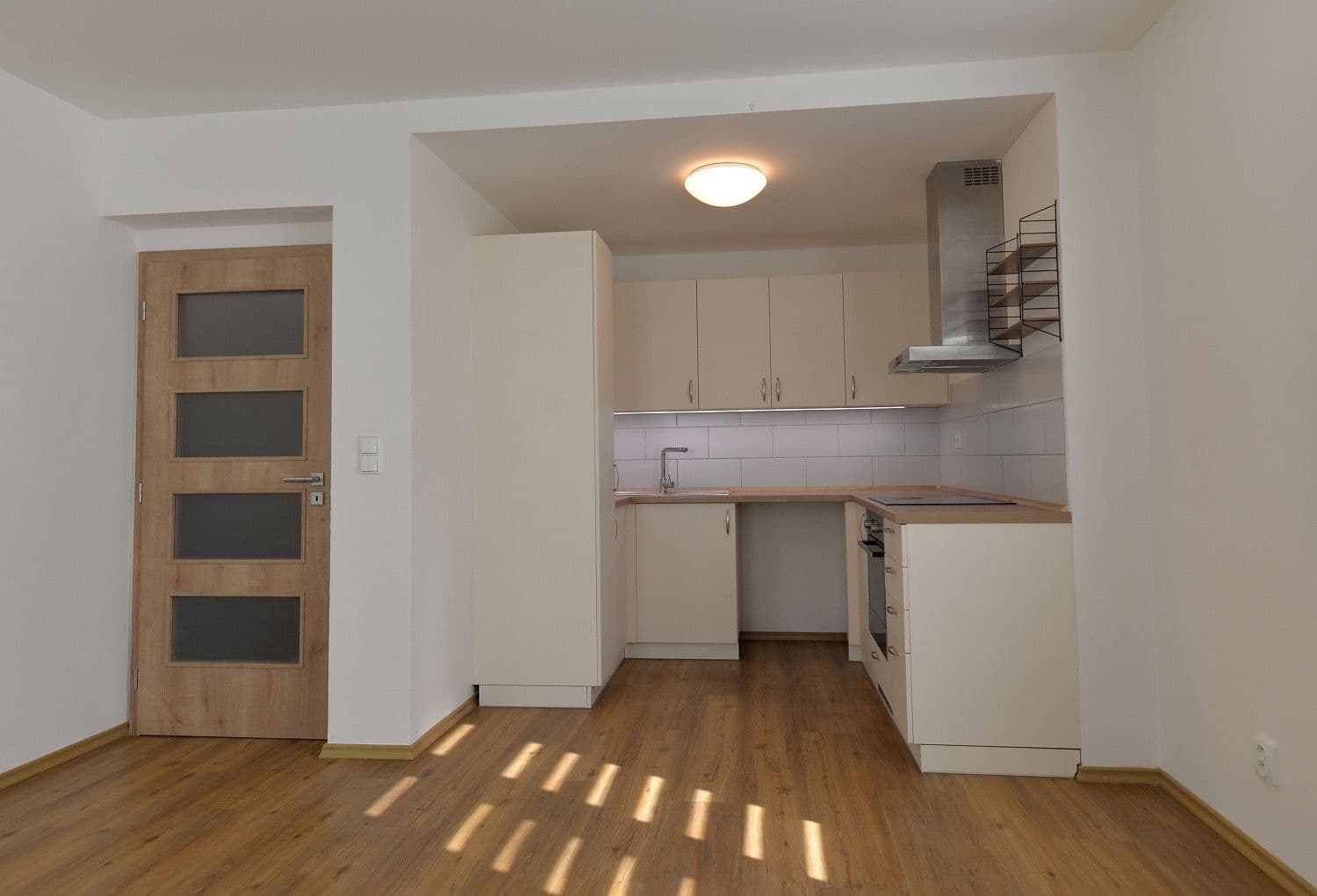 Prenájom bytu 3-izbový 94 m², Lounská, Teplice, Ústecký kraj Prenájom bytu 3-izbový 94 m², Lounská, Teplice, Ústecký kraj