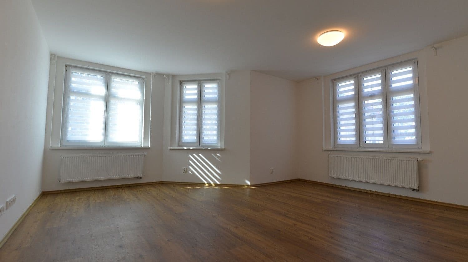 Prenájom bytu 3-izbový 94 m², Lounská, Teplice, Ústecký kraj Prenájom bytu 3-izbový 94 m², Lounská, Teplice, Ústecký kraj