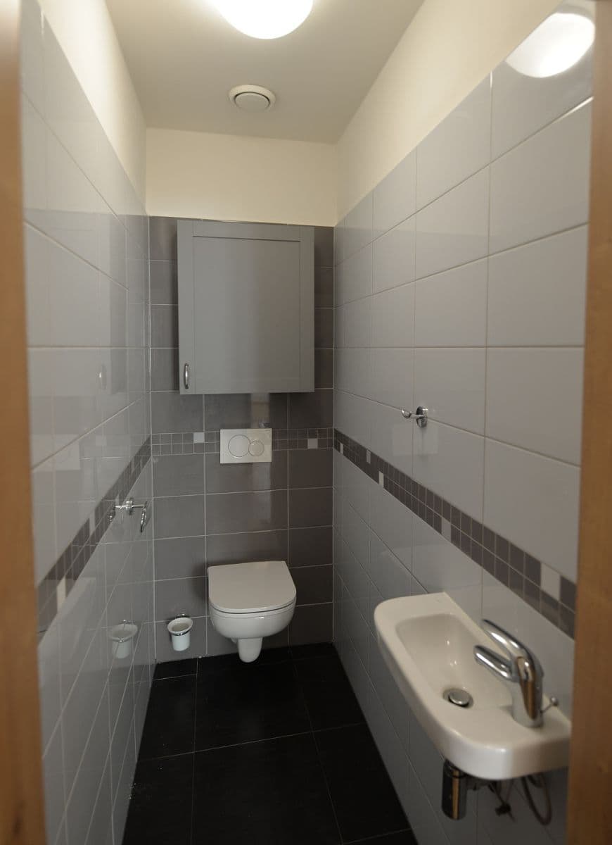 Prenájom bytu 3-izbový 94 m², Lounská, Teplice, Ústecký kraj Prenájom bytu 3-izbový 94 m², Lounská, Teplice, Ústecký kraj