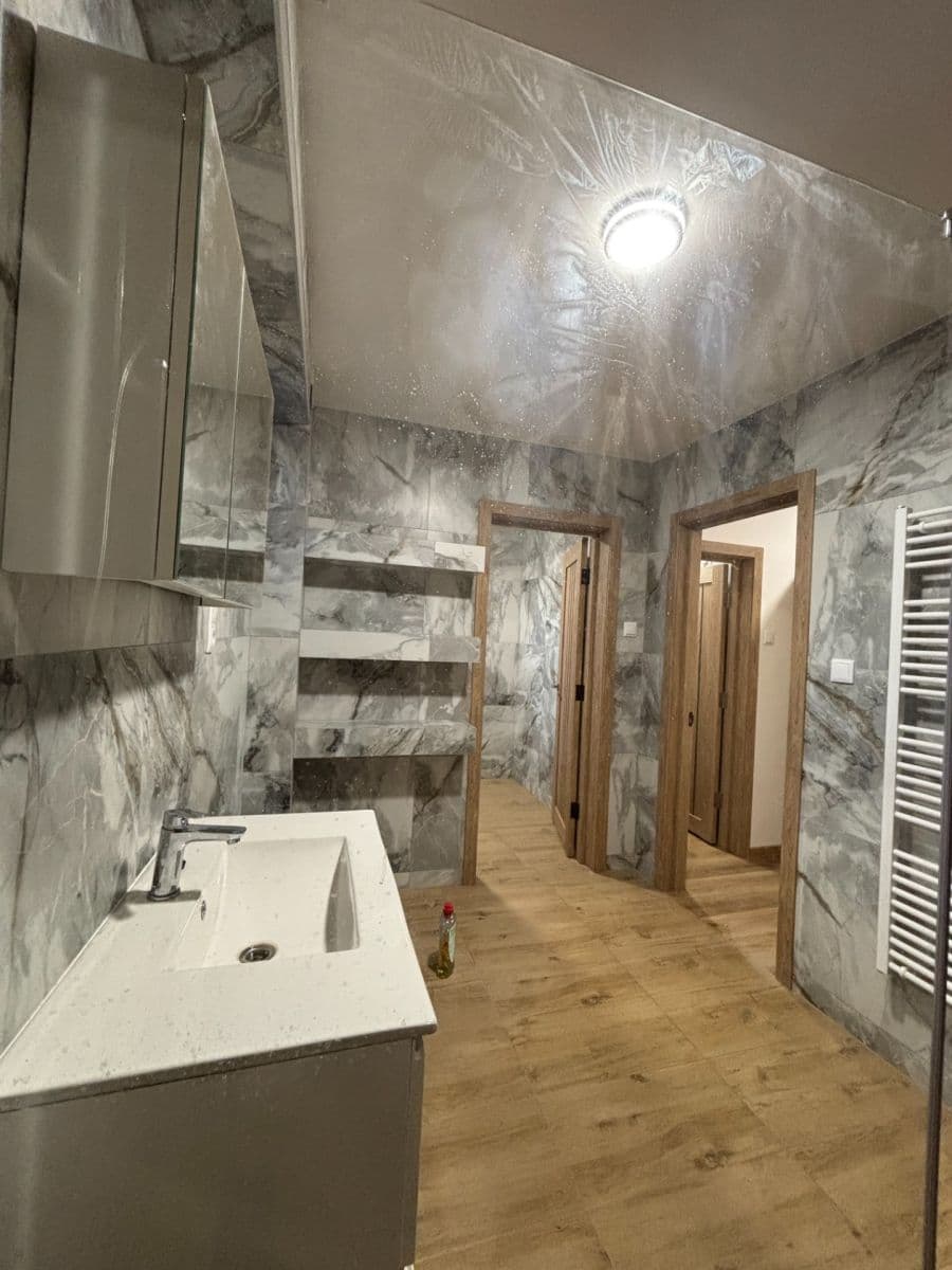 Prenájom bytu 4-izbový 170 m², Přáslavská, Olomouc, Olomoucký kraj Prenájom bytu 4-izbový 170 m², Přáslavská, Olomouc, Olomoucký kraj