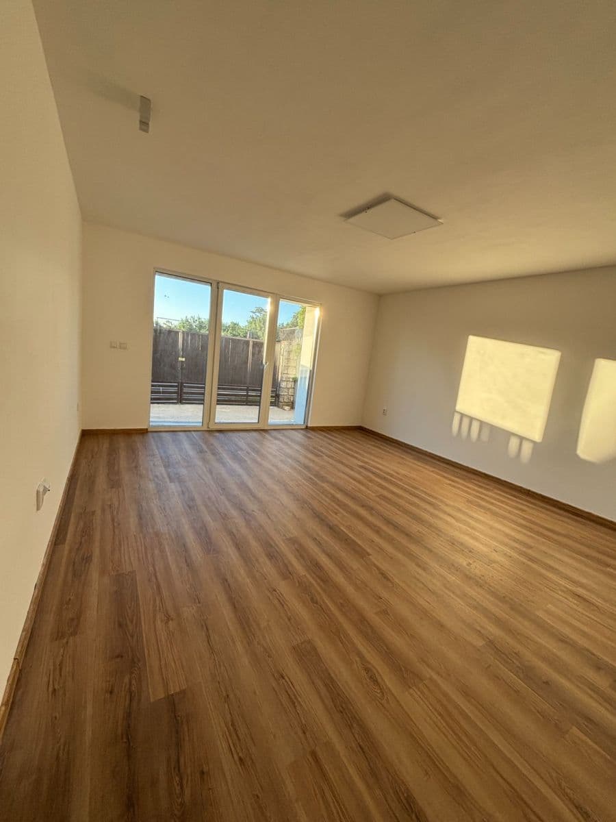 Prenájom bytu 4-izbový 170 m², Přáslavská, Olomouc, Olomoucký kraj Prenájom bytu 4-izbový 170 m², Přáslavská, Olomouc, Olomoucký kraj