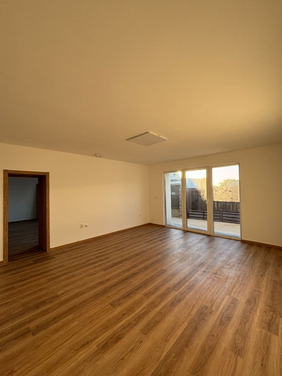 Prenájom bytu 4-izbový 170 m², Přáslavská, Olomouc, Olomoucký kraj Prenájom bytu 4-izbový 170 m², Přáslavská, Olomouc, Olomoucký kraj