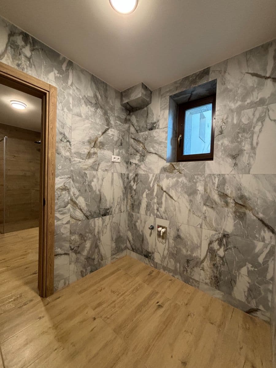 Prenájom bytu 4-izbový 170 m², Přáslavská, Olomouc, Olomoucký kraj Prenájom bytu 4-izbový 170 m², Přáslavská, Olomouc, Olomoucký kraj