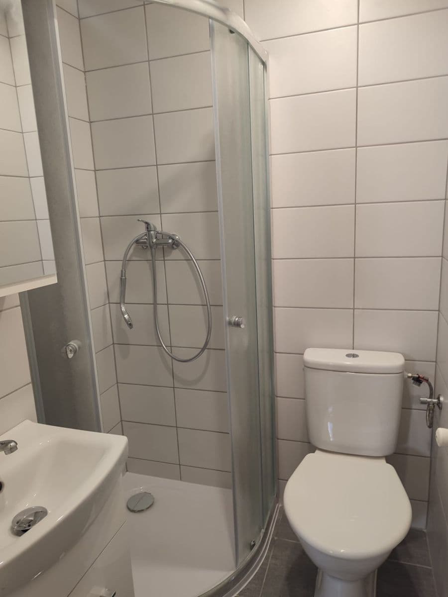 Prenájom bytu 1-izbový 19 m², Na Záhonech, Praha, Praha Prenájom bytu 1-izbový 19 m², Na Záhonech, Praha, Praha