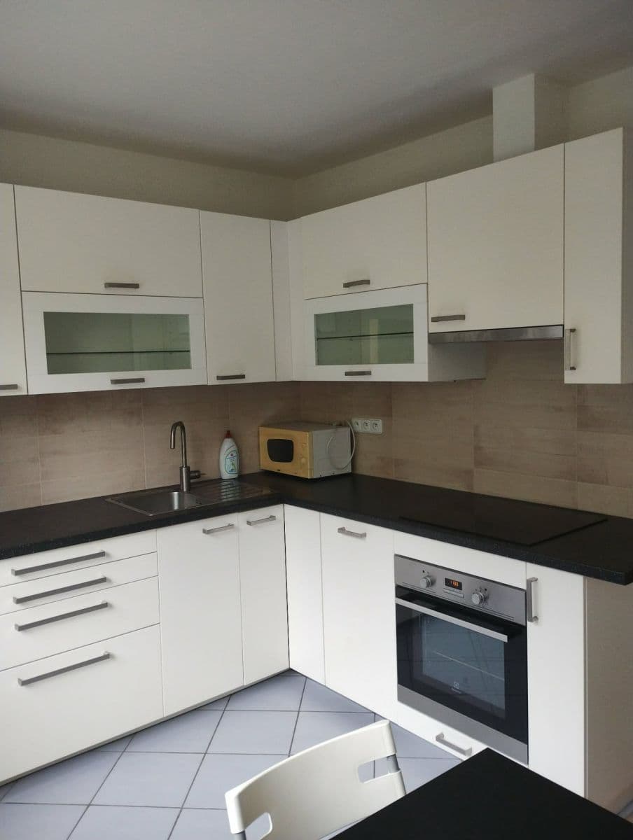 Prenájom bytu 1-izbový 34 m², Jasanová, Brno, Jihomoravský kraj Prenájom bytu 1-izbový 34 m², Jasanová, Brno, Jihomoravský kraj