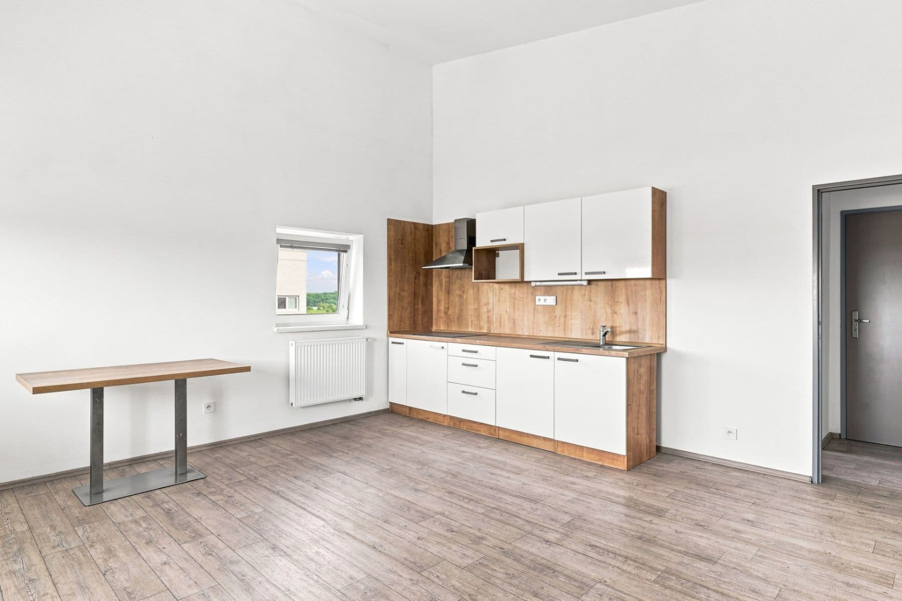 Prenájom kancelárie 33 m², Bečovská, Praha, Praha Prenájom kancelárie 33 m², Bečovská, Praha, Praha