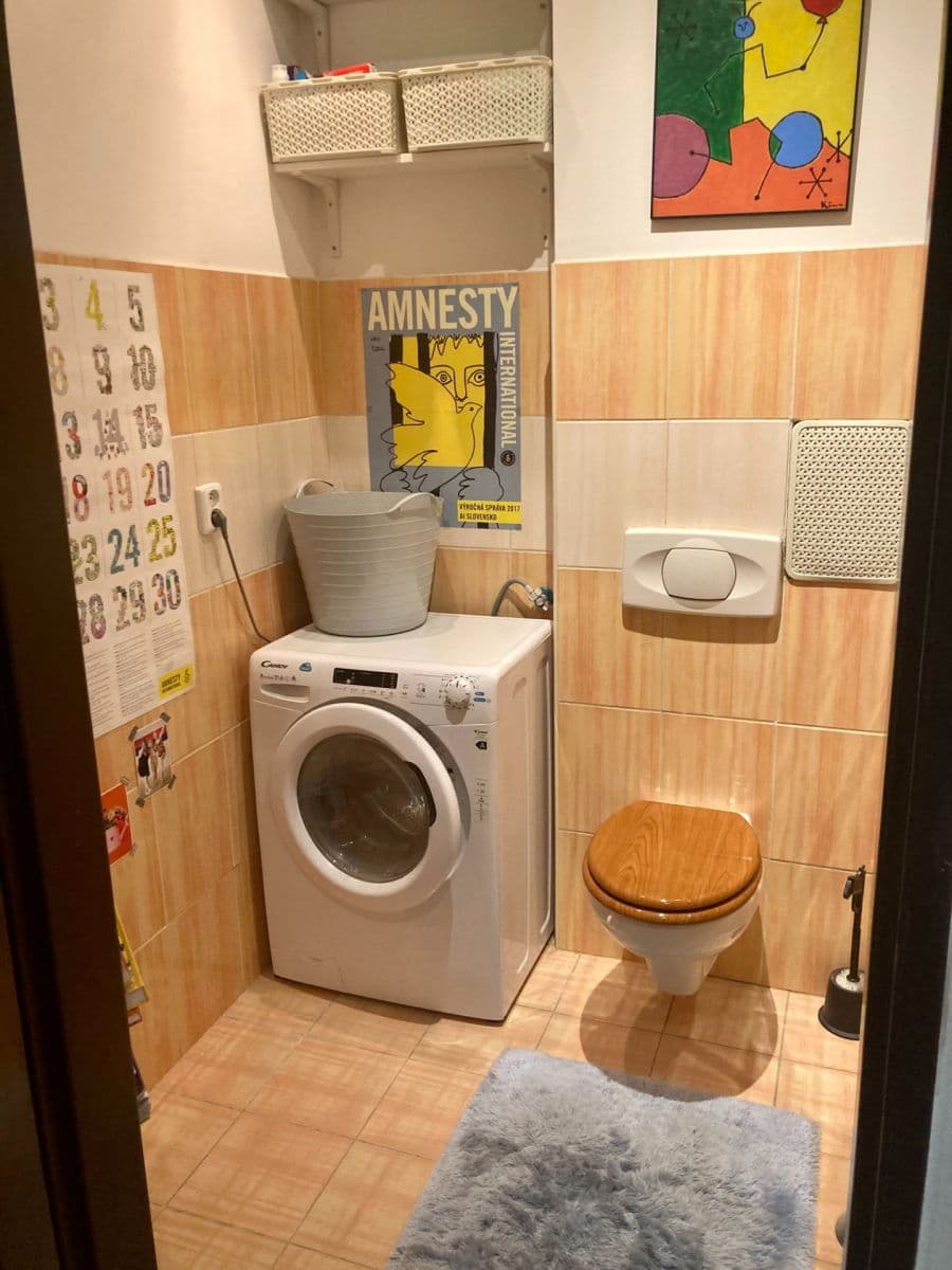 Prenájom bytu 3-izbový 98 m², Murgašova, Bratislava - mestská časť Staré Mesto, Bratislavský kraj Prenájom bytu 3-izbový 98 m², Murgašova, Bratislava - mestská časť Staré Mesto, Bratislavský kraj