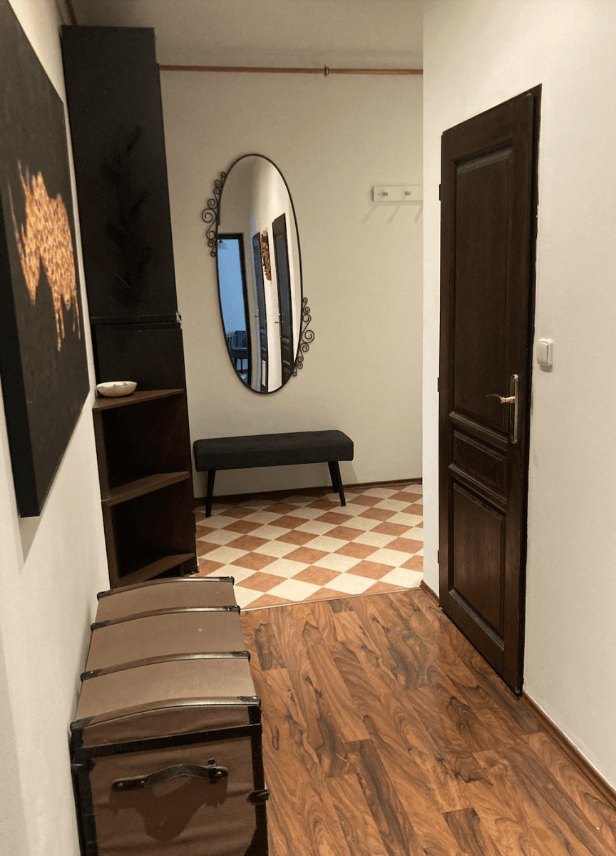 Prenájom bytu 3-izbový 98 m², Murgašova, Bratislava - mestská časť Staré Mesto, Bratislavský kraj Prenájom bytu 3-izbový 98 m², Murgašova, Bratislava - mestská časť Staré Mesto, Bratislavský kraj