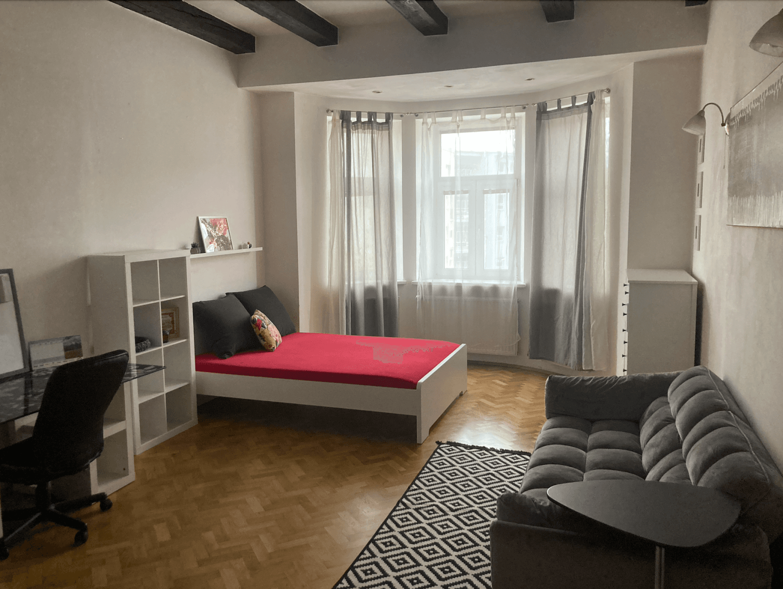 Prenájom bytu 3-izbový 98 m², Murgašova, Bratislava - mestská časť Staré Mesto, Bratislavský kraj Prenájom bytu 3-izbový 98 m², Murgašova, Bratislava - mestská časť Staré Mesto, Bratislavský kraj