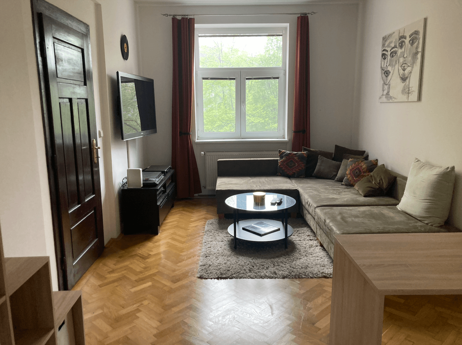 Prenájom bytu 3-izbový 98 m², Murgašova, Bratislava - mestská časť Staré Mesto, Bratislavský kraj Prenájom bytu 3-izbový 98 m², Murgašova, Bratislava - mestská časť Staré Mesto, Bratislavský kraj