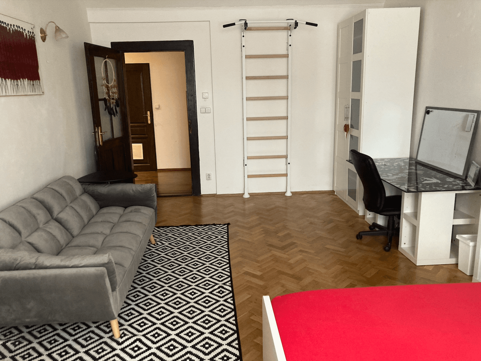 Prenájom bytu 3-izbový 98 m², Murgašova, Bratislava - mestská časť Staré Mesto, Bratislavský kraj Prenájom bytu 3-izbový 98 m², Murgašova, Bratislava - mestská časť Staré Mesto, Bratislavský kraj
