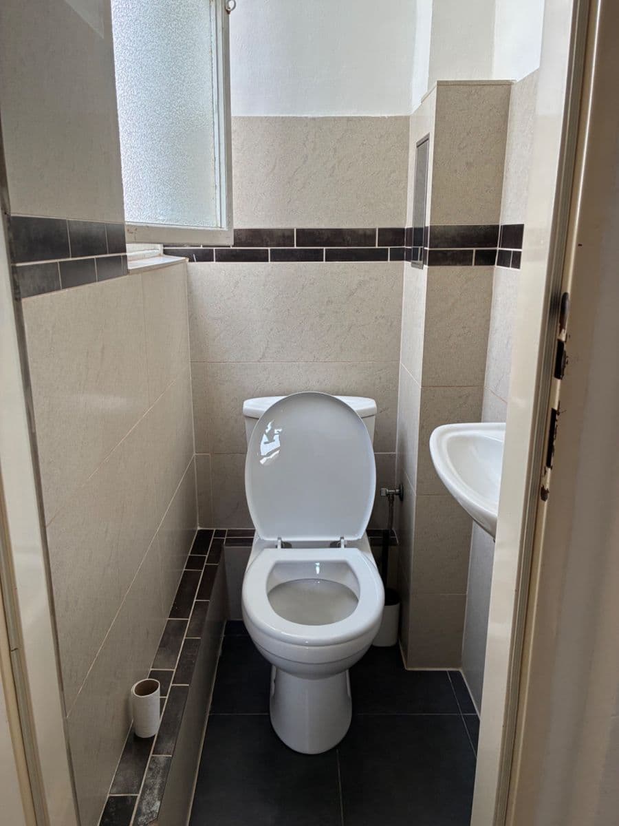 Prenájom bytu 3-izbový 63 m², Přístavní, Praha, Praha Prenájom bytu 3-izbový 63 m², Přístavní, Praha, Praha