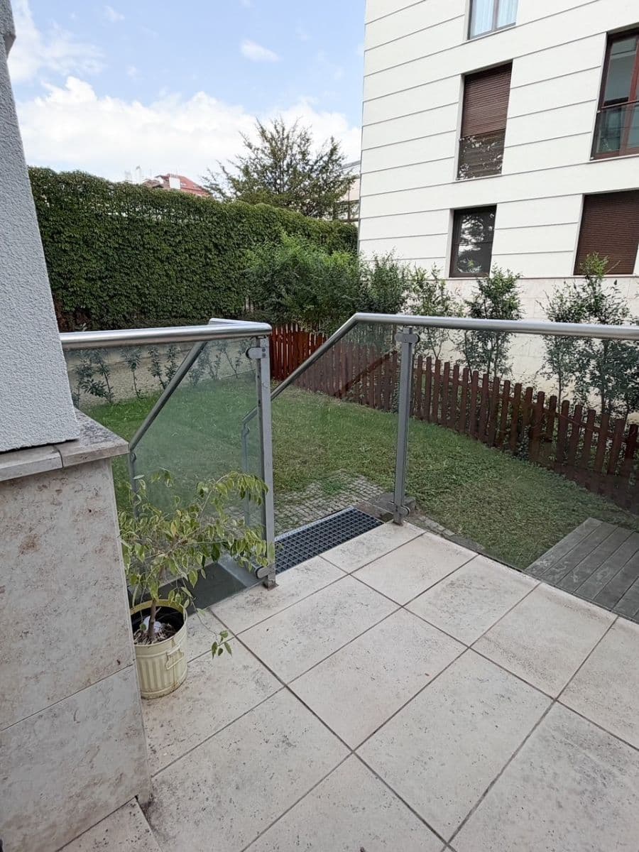 Prenájom bytu 2-izbový 45 m², Americká, Praha, Praha Prenájom bytu 2-izbový 45 m², Americká, Praha, Praha