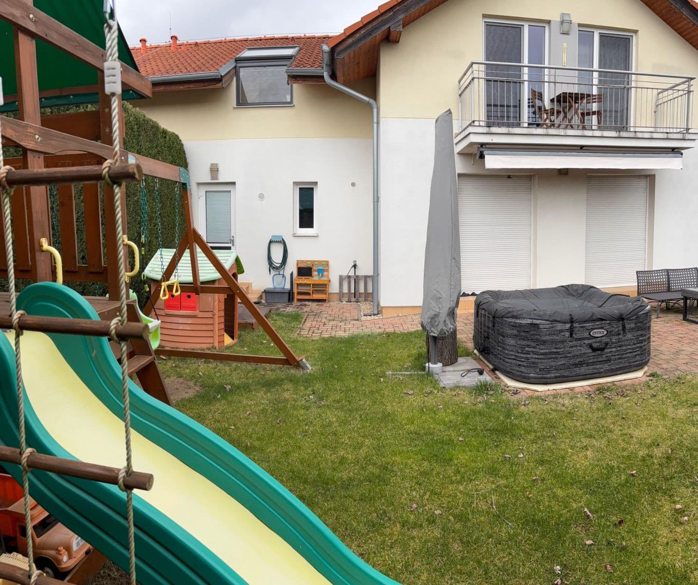 Prenájom domu 196 m², pozemok 500 m², Lutínská, Praha, Praha Prenájom domu 196 m², pozemok 500 m², Lutínská, Praha, Praha