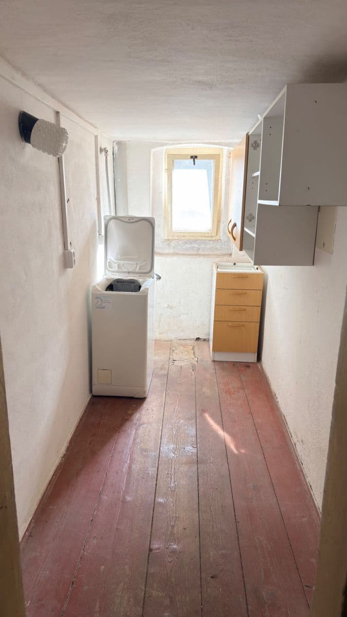 Prenájom bytu 1-izbový 40 m², Růžová, Liberec, Liberecký kraj Prenájom bytu 1-izbový 40 m², Růžová, Liberec, Liberecký kraj