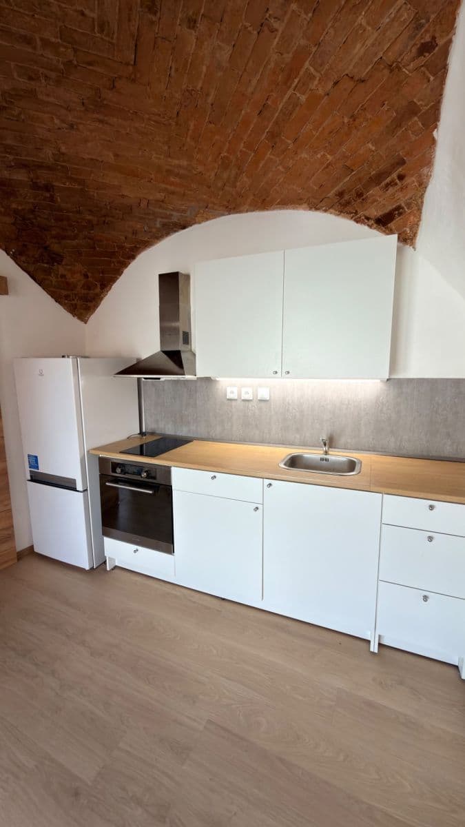 Prenájom bytu 2-izbový 45 m², Zdislavy z Lemberka, Jablonné v Podještědí, Liberecký kraj Prenájom bytu 2-izbový 45 m², Zdislavy z Lemberka, Jablonné v Podještědí, Liberecký kraj