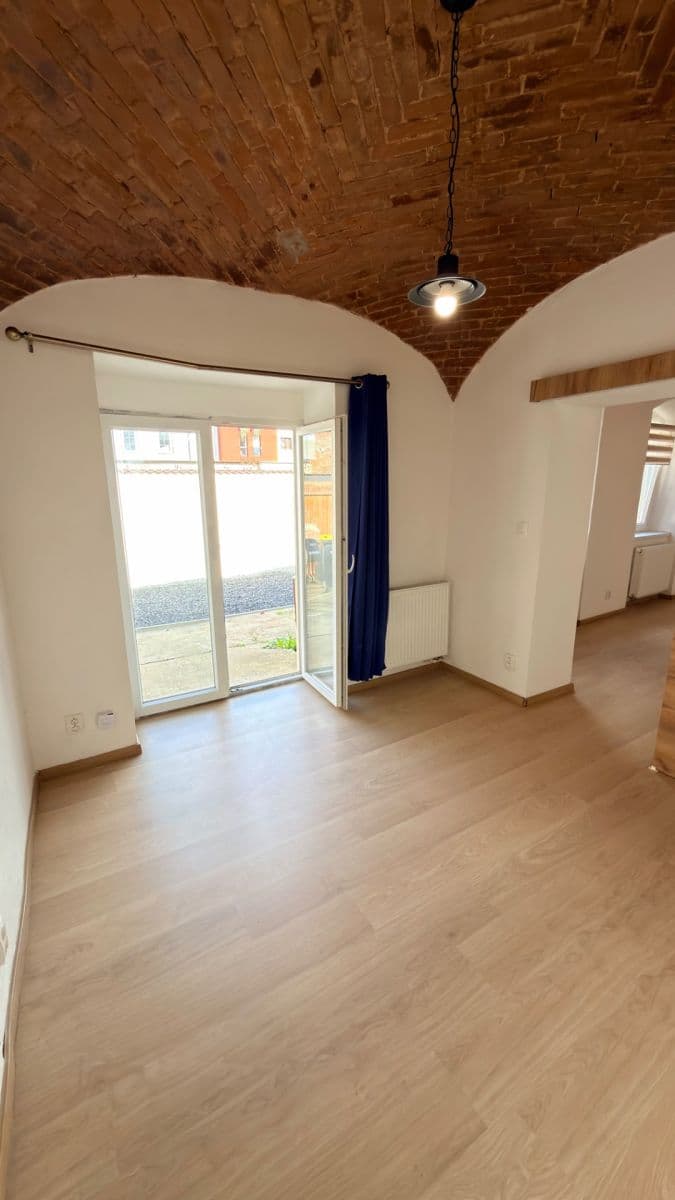 Prenájom bytu 2-izbový 45 m², Zdislavy z Lemberka, Jablonné v Podještědí, Liberecký kraj Prenájom bytu 2-izbový 45 m², Zdislavy z Lemberka, Jablonné v Podještědí, Liberecký kraj