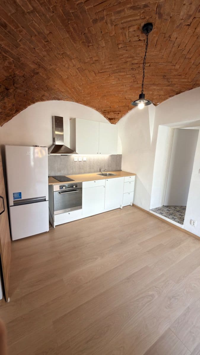 Prenájom bytu 2-izbový 45 m², Zdislavy z Lemberka, Jablonné v Podještědí, Liberecký kraj Prenájom bytu 2-izbový 45 m², Zdislavy z Lemberka, Jablonné v Podještědí, Liberecký kraj