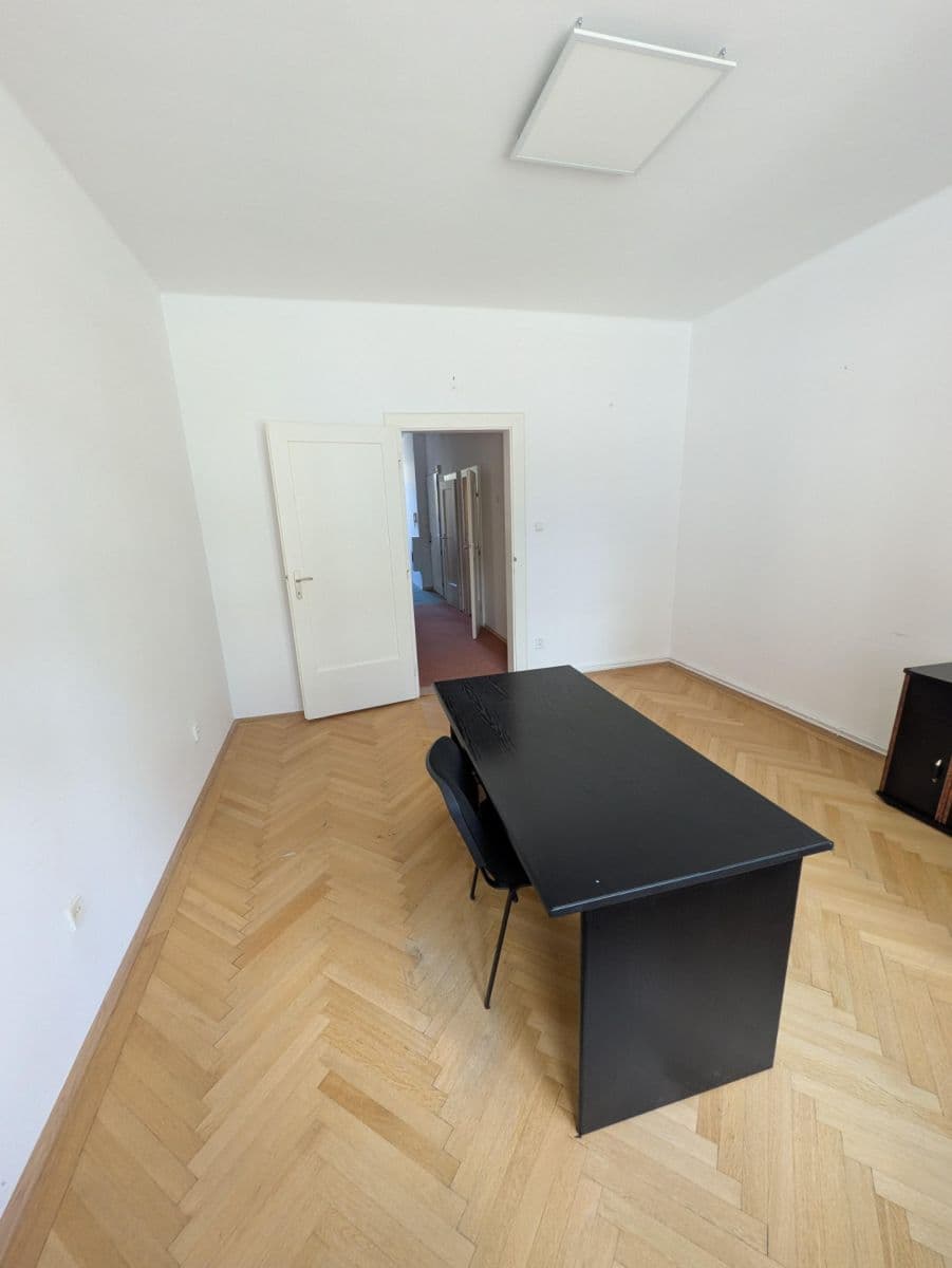 Prenájom bytu 3-izbový 104 m², Arne Nováka, Brno, Jihomoravský kraj Prenájom bytu 3-izbový 104 m², Arne Nováka, Brno, Jihomoravský kraj