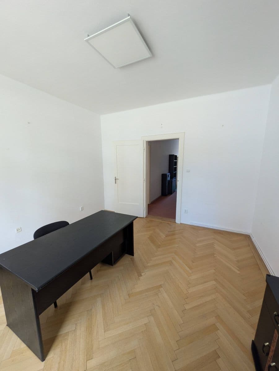 Prenájom bytu 3-izbový 104 m², Arne Nováka, Brno, Jihomoravský kraj Prenájom bytu 3-izbový 104 m², Arne Nováka, Brno, Jihomoravský kraj